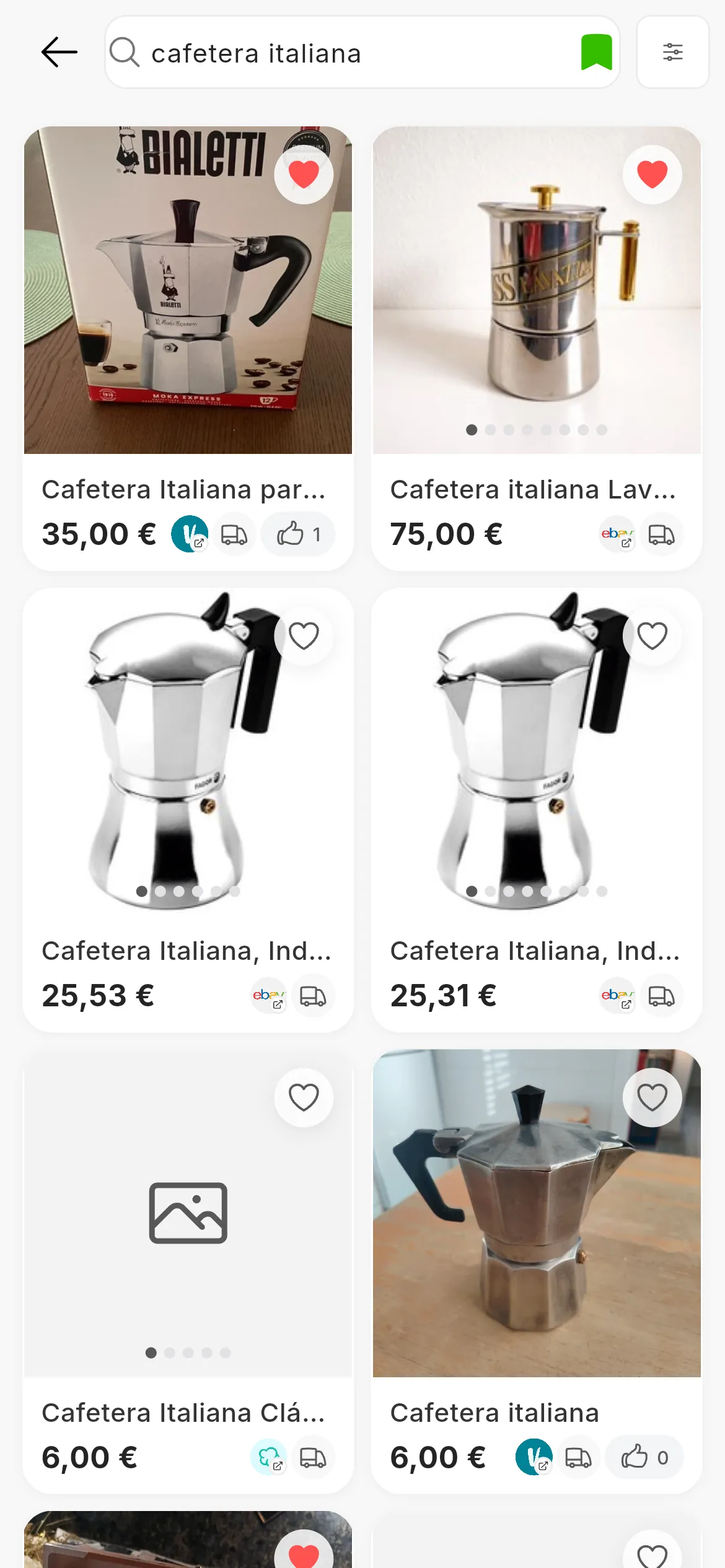 L'écran Rechercher de RUIT avec la recherche cafetera italiana : en haut, Filtres, Trier par, le champ, Rechercher et Recherche enregistrée ; en dessous, une grille de cafetières de Wallapop, Vinted et eBay, chacune avec ses photos, son titre, son prix, le logo de sa marketplace et le cœur