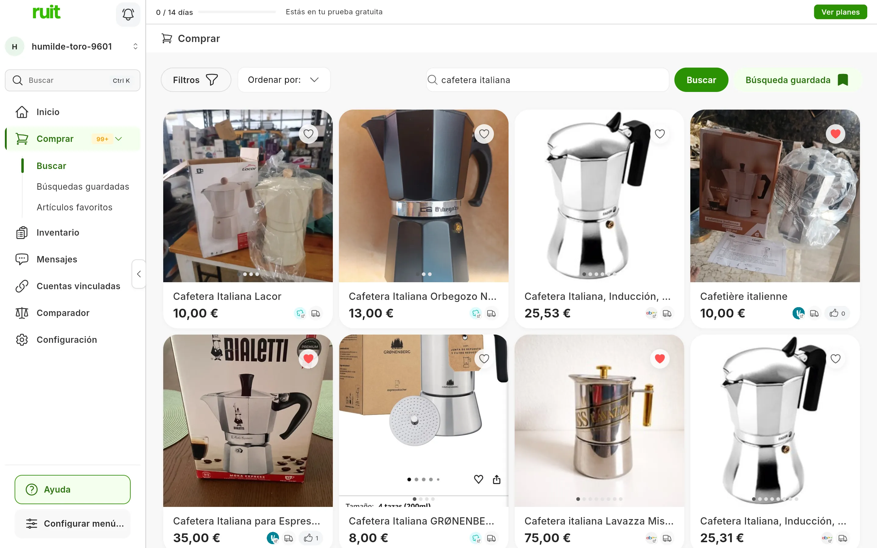 El buscador de RUIT con la búsqueda cafetera italiana: arriba, Filtros, Ordenar por, el campo, Buscar y Búsqueda guardada; debajo, una cuadrícula de cafeteras de Wallapop, Vinted y eBay, cada una con sus fotos, título, precio, el logo de su marketplace y el corazón