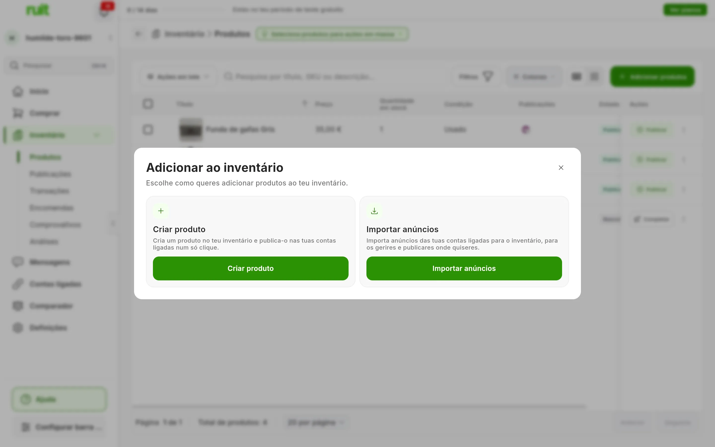 A janela Adicionar ao inventário sobre a tabela de produtos, com dois cartões: Criar produto, para criar um produto e publicá-lo nas tuas contas ligadas, e Importar anúncios, para trazer para o teu inventário os anúncios das tuas contas ligadas