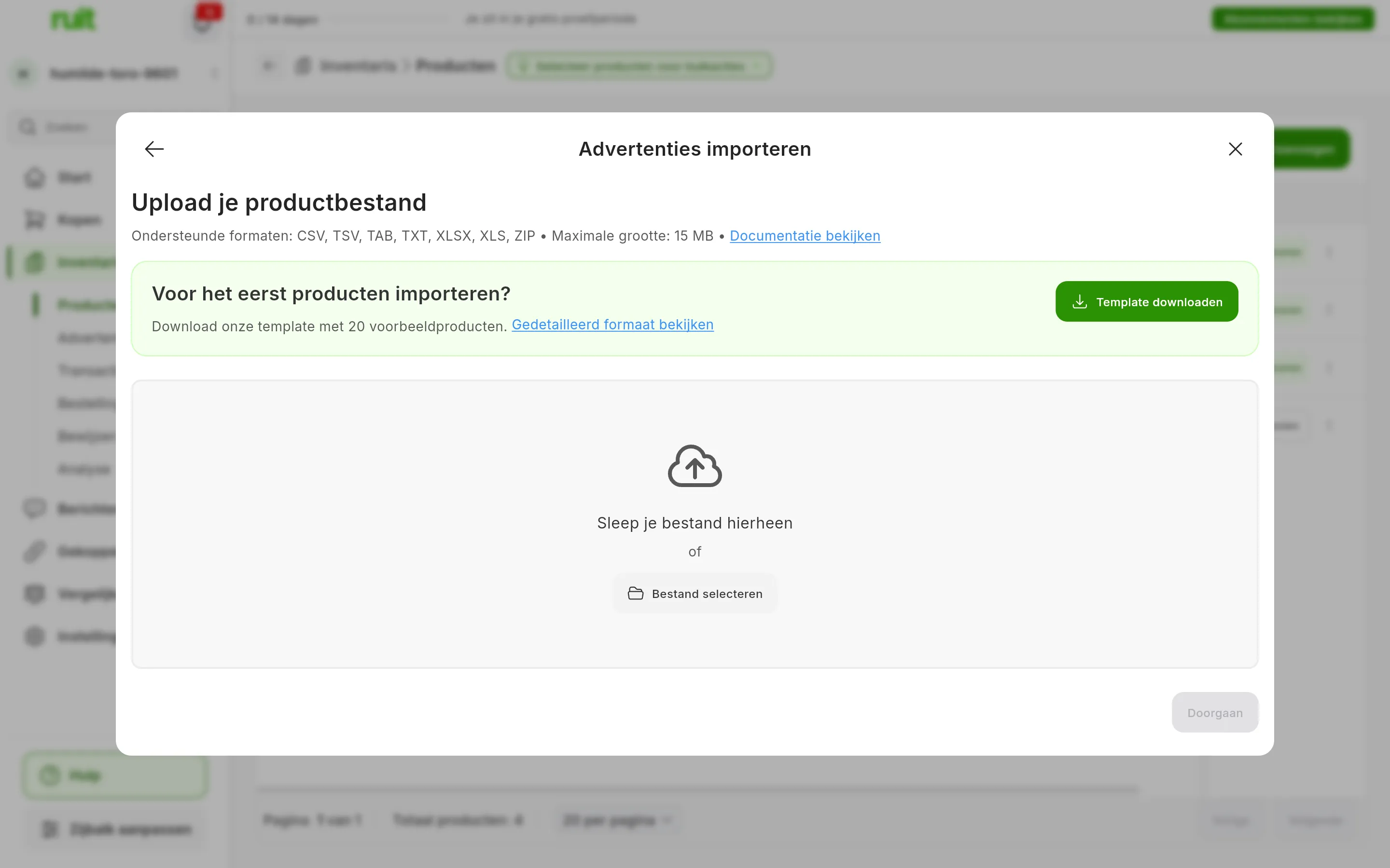 De uploadstap van de bestandswizard: Upload je productbestand, de ondersteunde formaten en de maximale grootte, de melding voor de eerste keer met Template downloaden, en de zone om het bestand naartoe te slepen of te selecteren