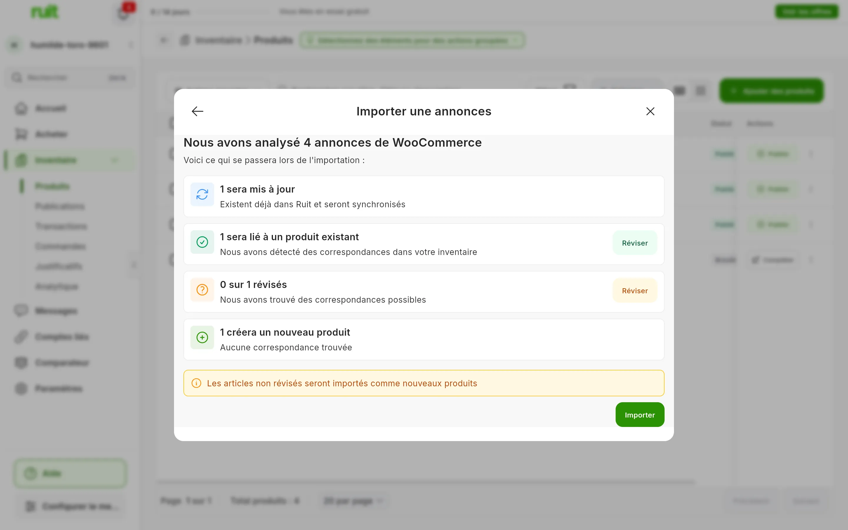 Le résumé Nous avons analysé 4 annonces de WooCommerce avec quatre cartes : 1 sera mis à jour, 1 sera lié à un produit existant, 0 sur 1 révisés avec son bouton Réviser, et 1 créera un nouveau produit ; en dessous, l'avertissement indiquant que les articles non révisés seront importés comme nouveaux produits, et le bouton Importer