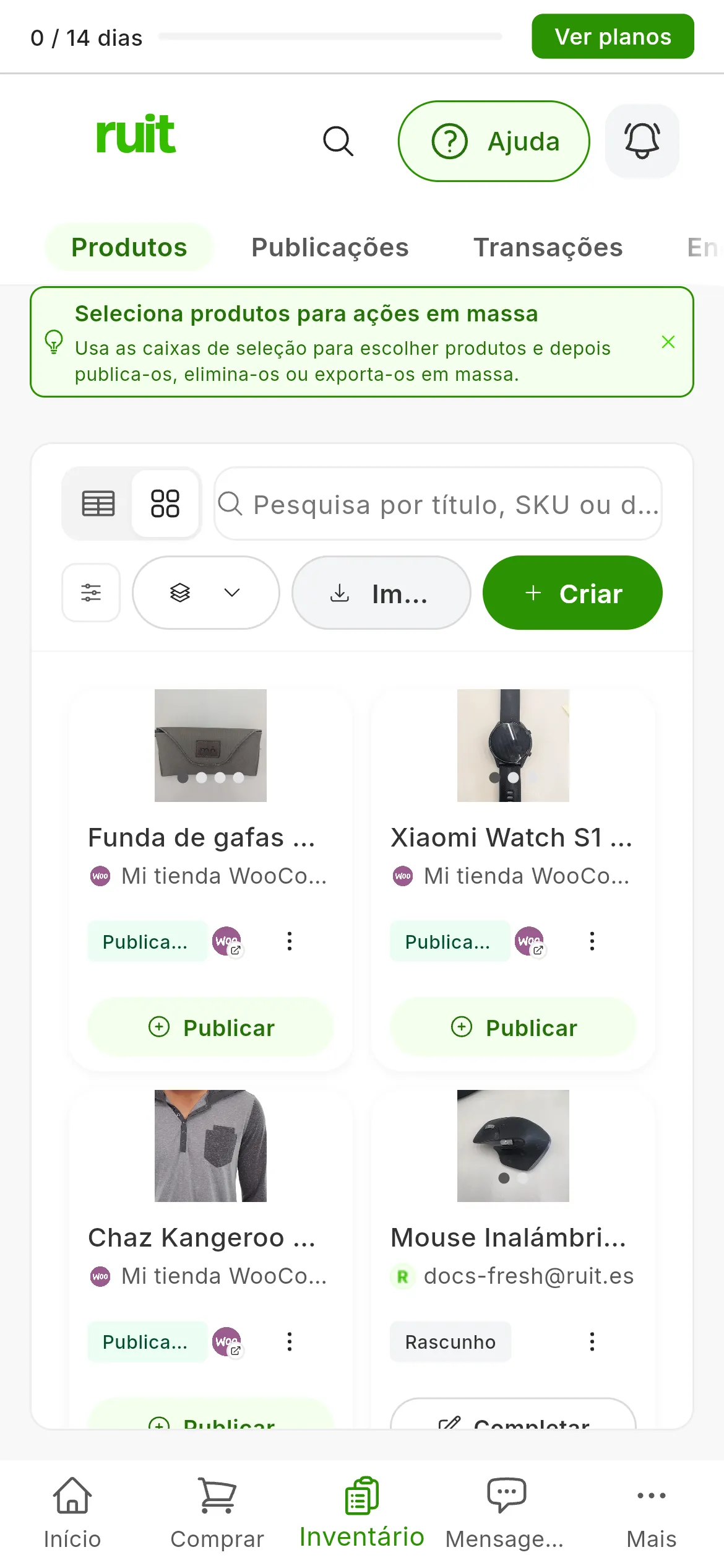 A vista de cartões: um cartão por produto com a foto, o título, a origem, o estado, o logótipo do WooCommerce nos que têm anúncio e o botão de mais ações