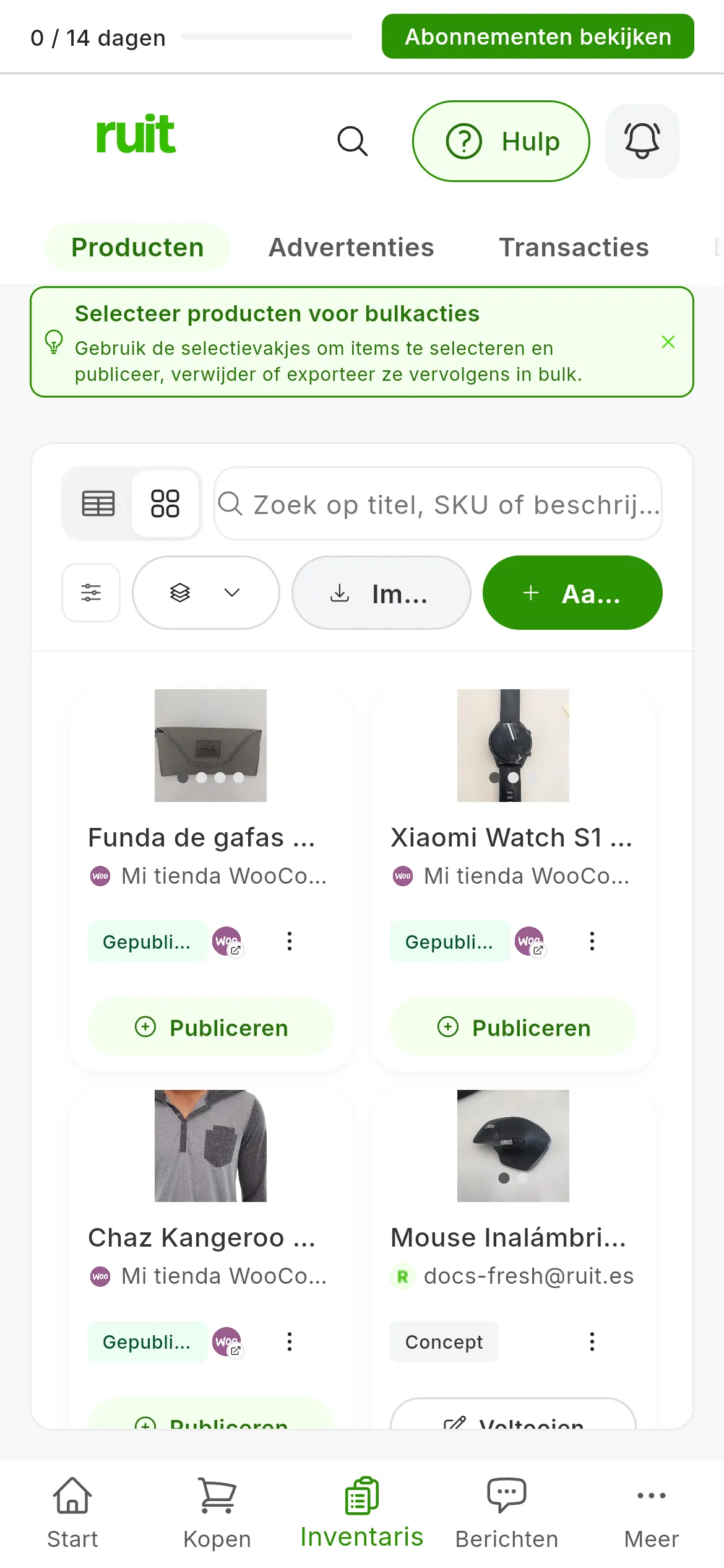 De kaartweergave: één kaart per product met de foto, de titel, de bron, de status, het logo van WooCommerce bij de producten met een advertentie en de knop voor meer acties
