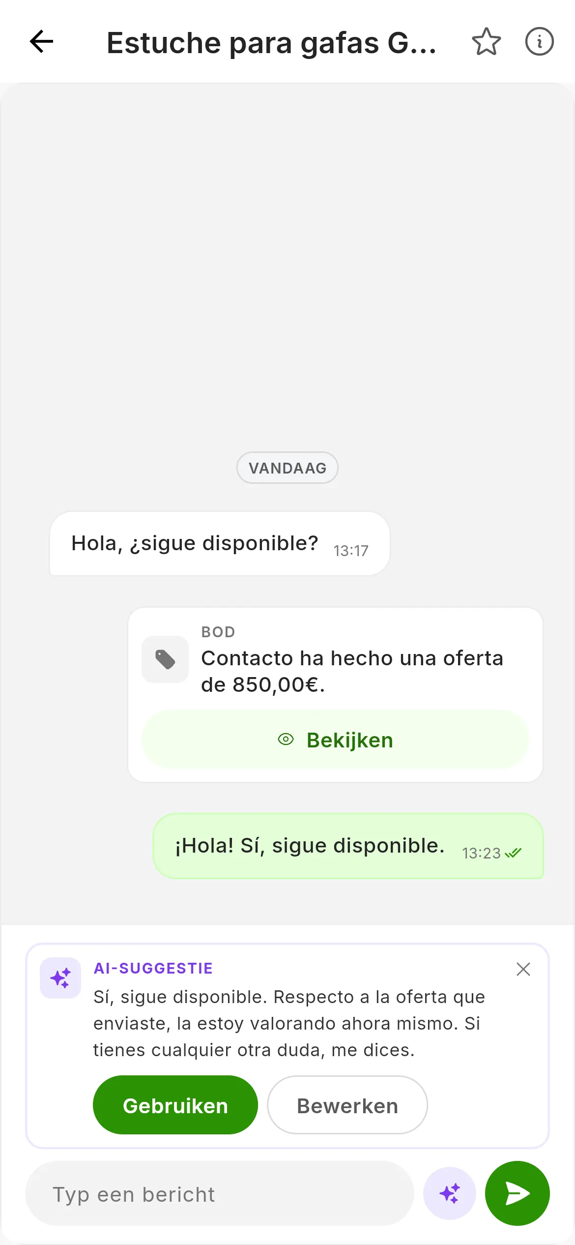 De chat met een concept van de AI boven het invoerveld: het label AI-suggestie, de voorgestelde tekst, de knoppen Gebruiken en Bewerken en de X om het weg te halen