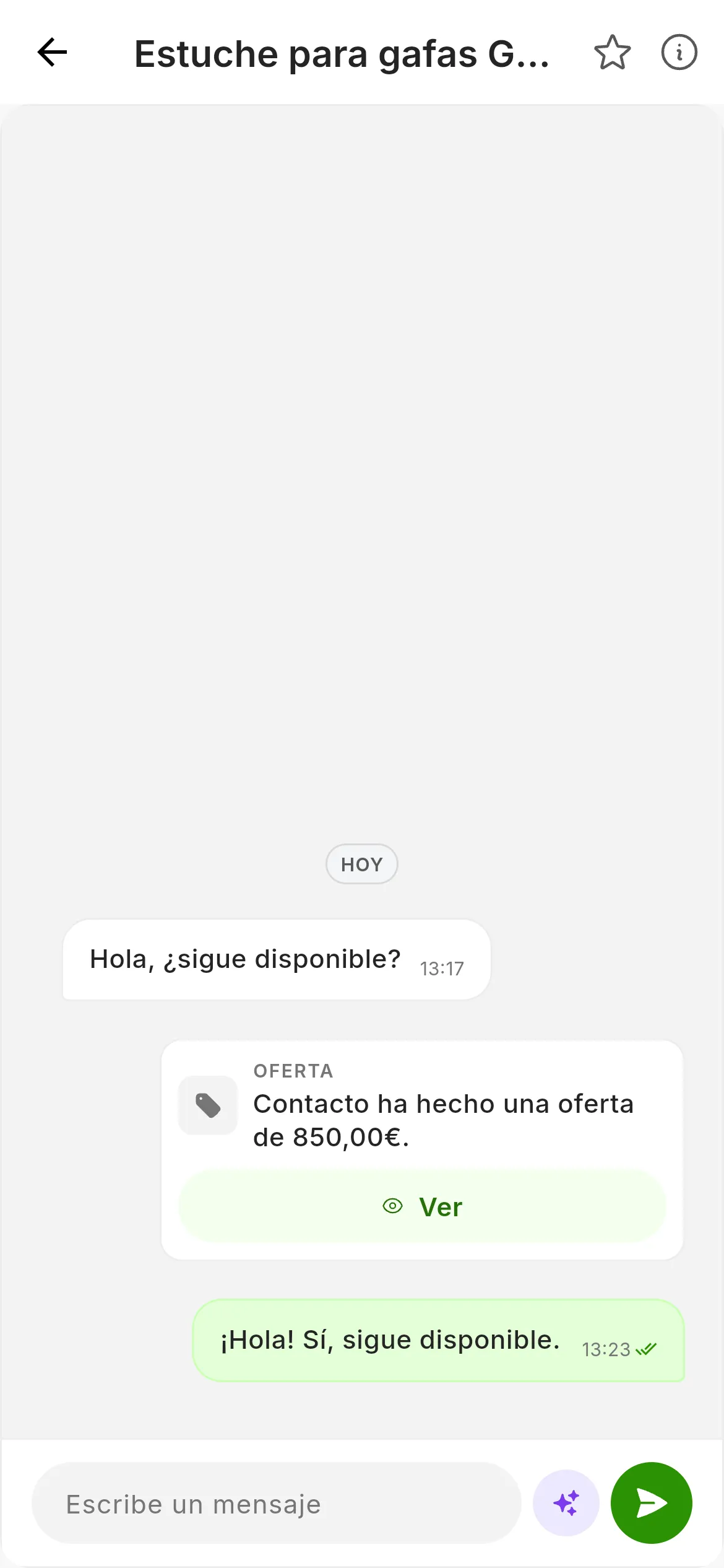 La bandeja de mensajes de RUIT en el ordenador: arriba, el cambio entre lista y tabla, el buscador con la palabra Estuche y Filtros; a la izquierda, la conversación sobre un estuche para gafas con su precio, la hora, el último mensaje, la otra persona, la cuenta y la etiqueta Venta; a la derecha, su chat con la oferta del comprador y la respuesta