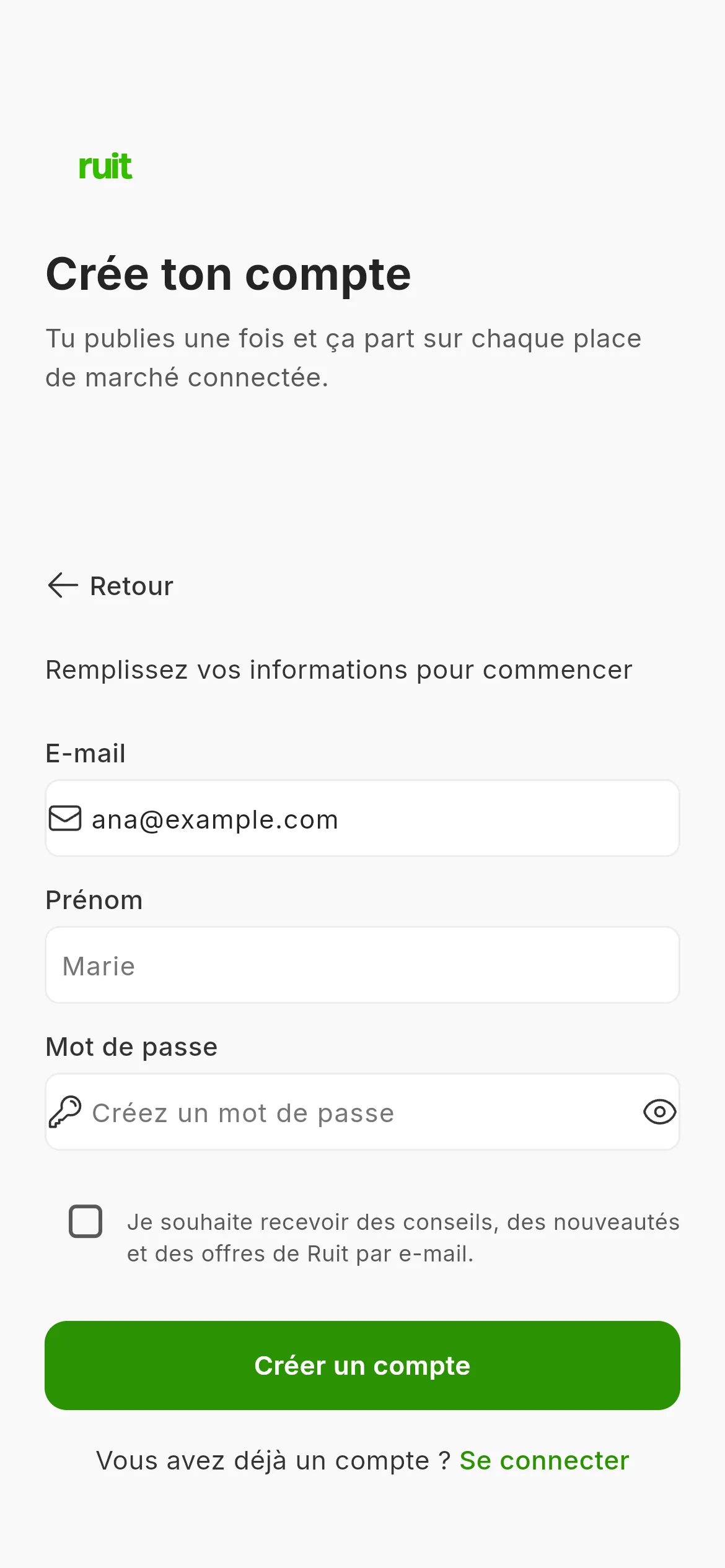 Le formulaire d'inscription déjà déplié : le champ de l'adresse rempli avec un exemple, en dessous les champs du nom et du mot de passe, la case des nouveautés et le bouton vert de création du compte.