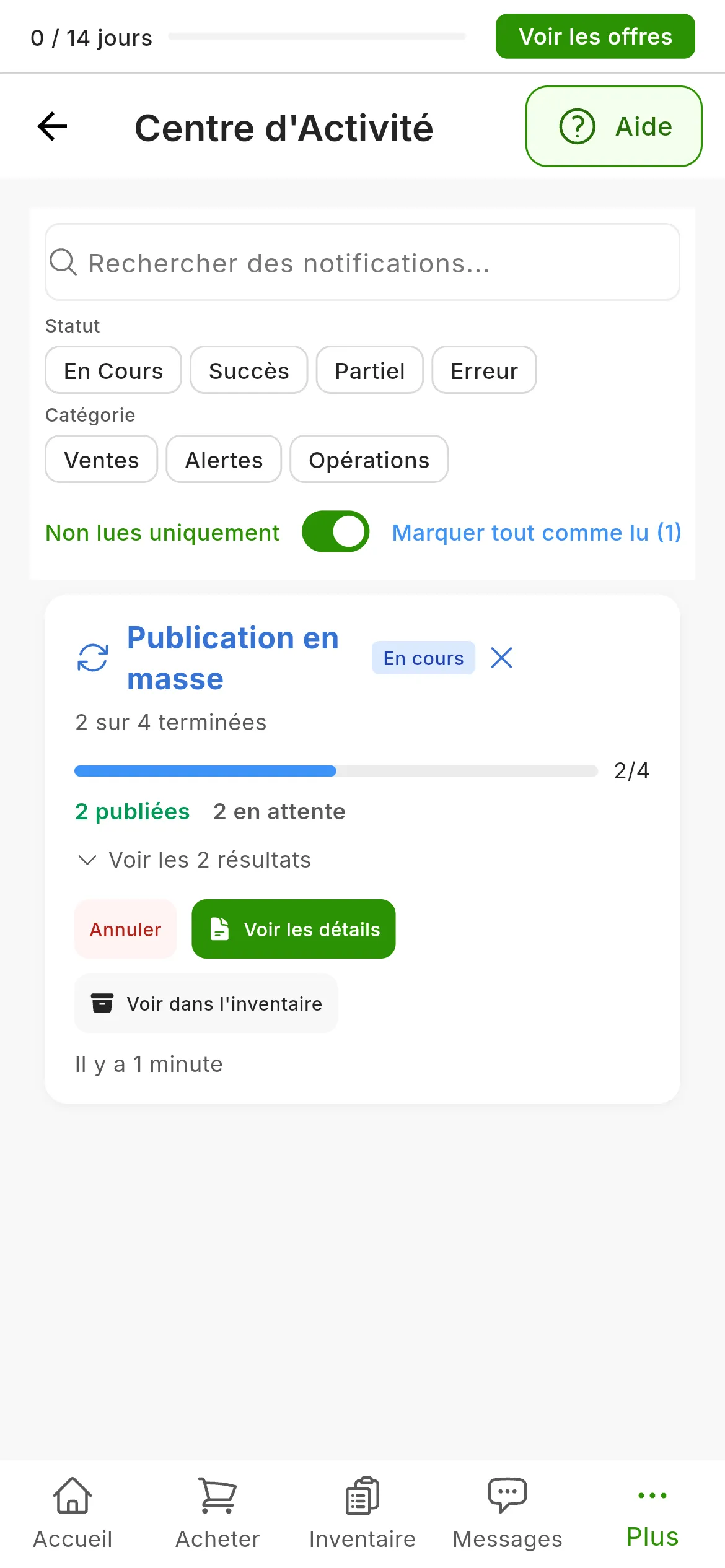 Le Centre d'Activité avec la carte Publication en masse d'une tâche en cours : la pastille En cours, le nombre de ses publications déjà terminées, la barre de progression, les publiées et celles en attente, et les boutons Annuler, Voir les détails et Voir dans l'inventaire