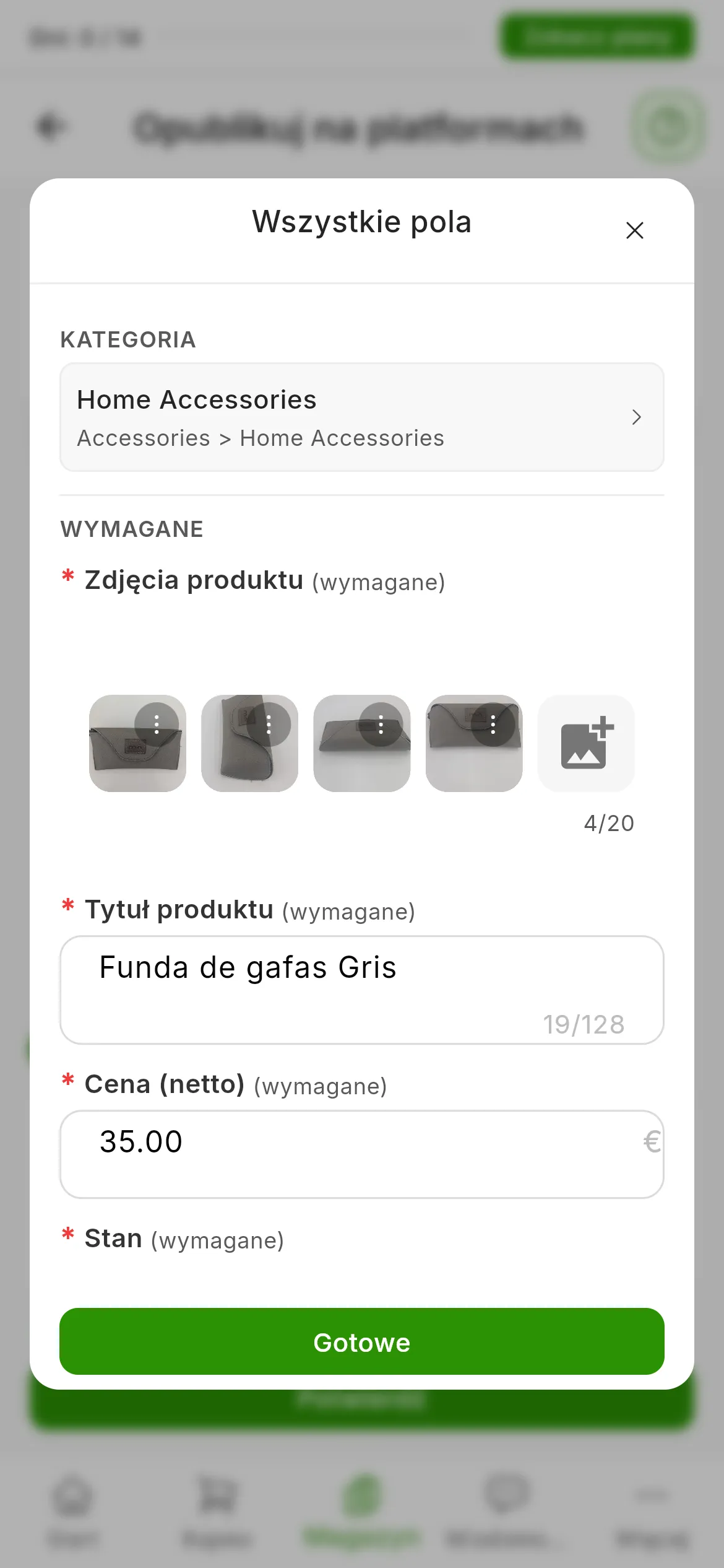 Okno Wszystkie pola konta PrestaShop nad rozmytym ekranem: KATEGORIA z kategorią wybraną przez AI oraz WYMAGANE ze zdjęciami, tytułem i ceną produktu; na dole Gotowe