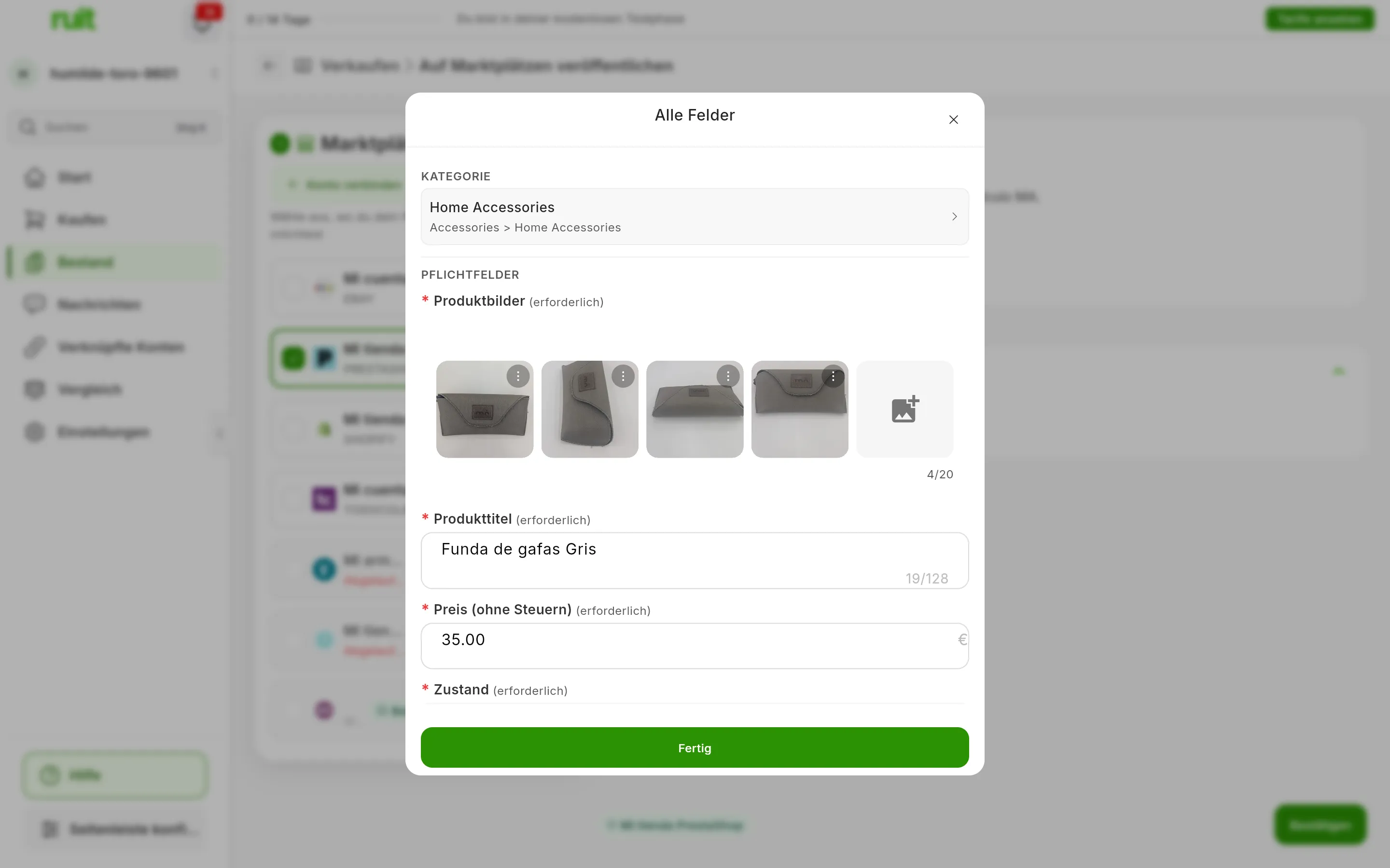 Das Fenster Alle Felder des PrestaShop-Kontos über dem verschwommenen Bildschirm: KATEGORIE mit der Kategorie, die die KI gewählt hat, und PFLICHTFELDER mit den Fotos, dem Titel und dem Preis des Produkts; unten Fertig