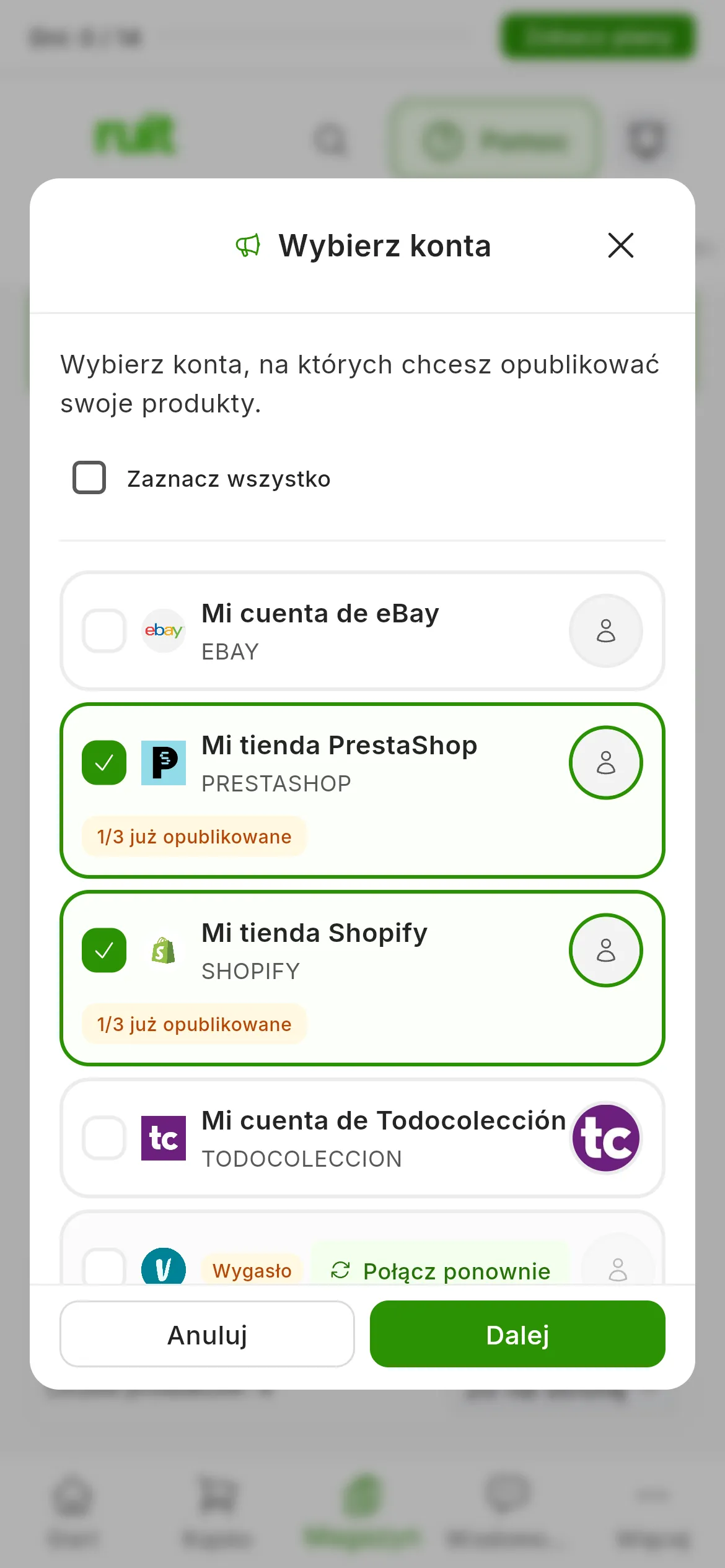 Krok Wybierz konta nad rozmytą tabelą: zaznaczone Mi tienda PrestaShop i Mi tienda Shopify, każde z plakietką 1/3 już opublikowane; niezaznaczone Mi cuenta de eBay i Mi cuenta de Todocolección oraz wygasłe Mi armario de segunda mano z przyciskiem Połącz ponownie; na dole Anuluj i Dalej