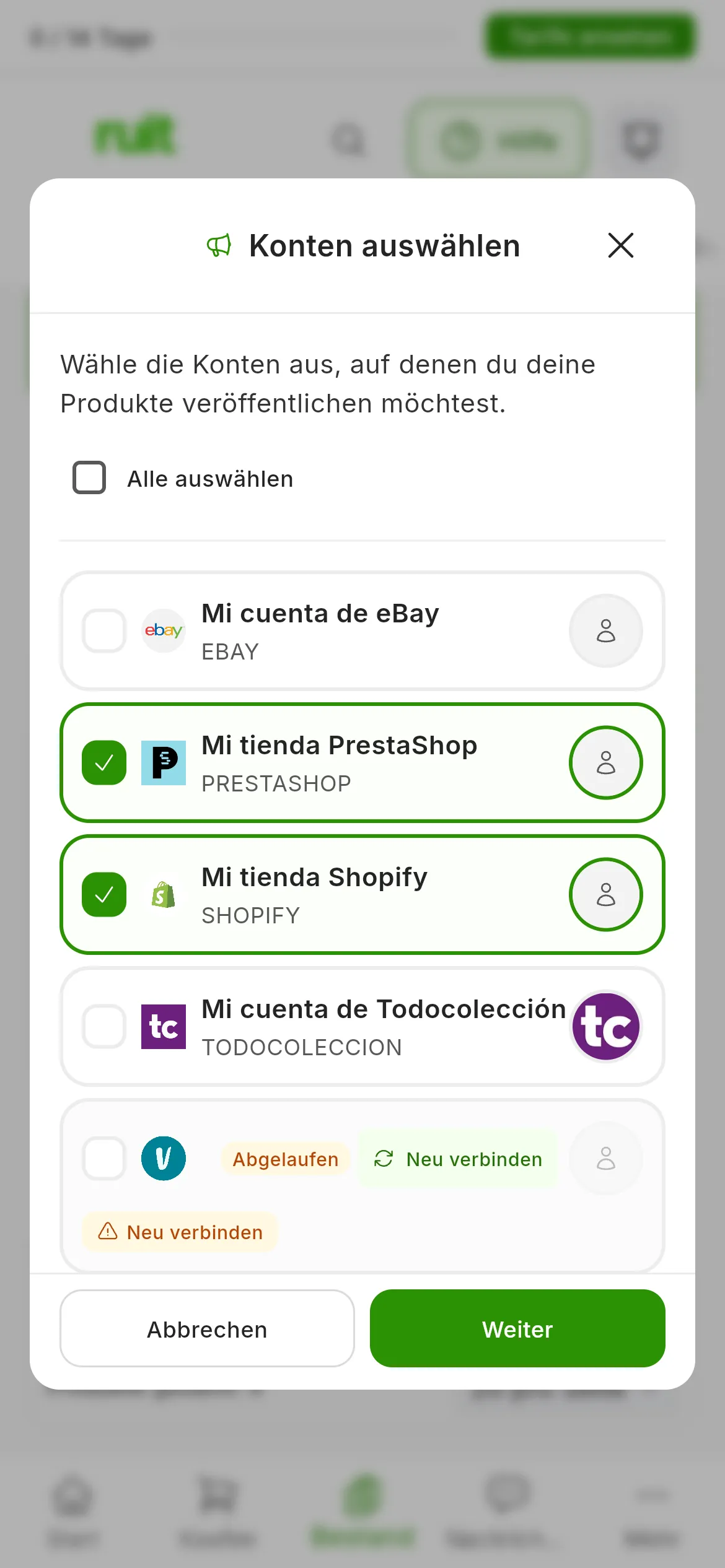Der Schritt Konten auswählen über der verschwommenen Tabelle: Mi tienda PrestaShop und Mi tienda Shopify markiert, jedes mit dem Etikett 1/3 bereits veröffentlicht; Mi cuenta de eBay und Mi cuenta de Todocolección nicht markiert und Mi armario de segunda mano abgelaufen, mit Neu verbinden; unten Abbrechen und Weiter