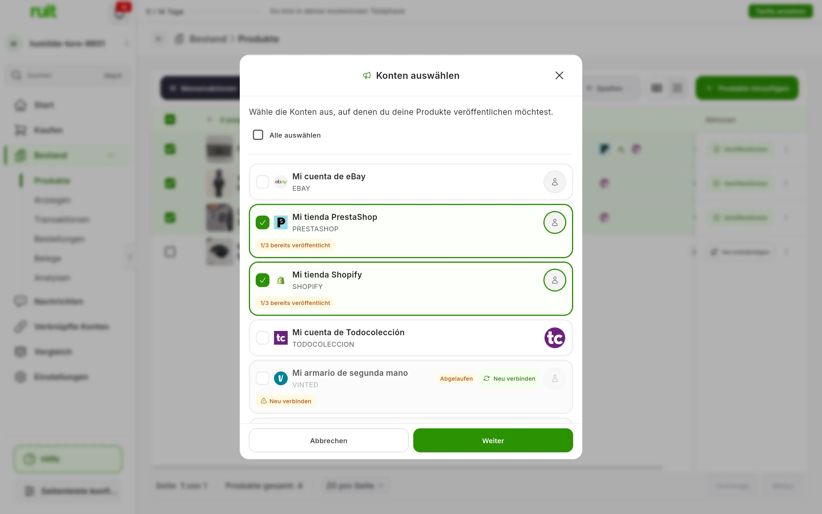 Der Schritt Konten auswählen über der verschwommenen Tabelle: Mi tienda PrestaShop und Mi tienda Shopify markiert, jedes mit dem Etikett 1/3 bereits veröffentlicht; Mi cuenta de eBay und Mi cuenta de Todocolección nicht markiert und Mi armario de segunda mano abgelaufen, mit Neu verbinden; unten Abbrechen und Weiter