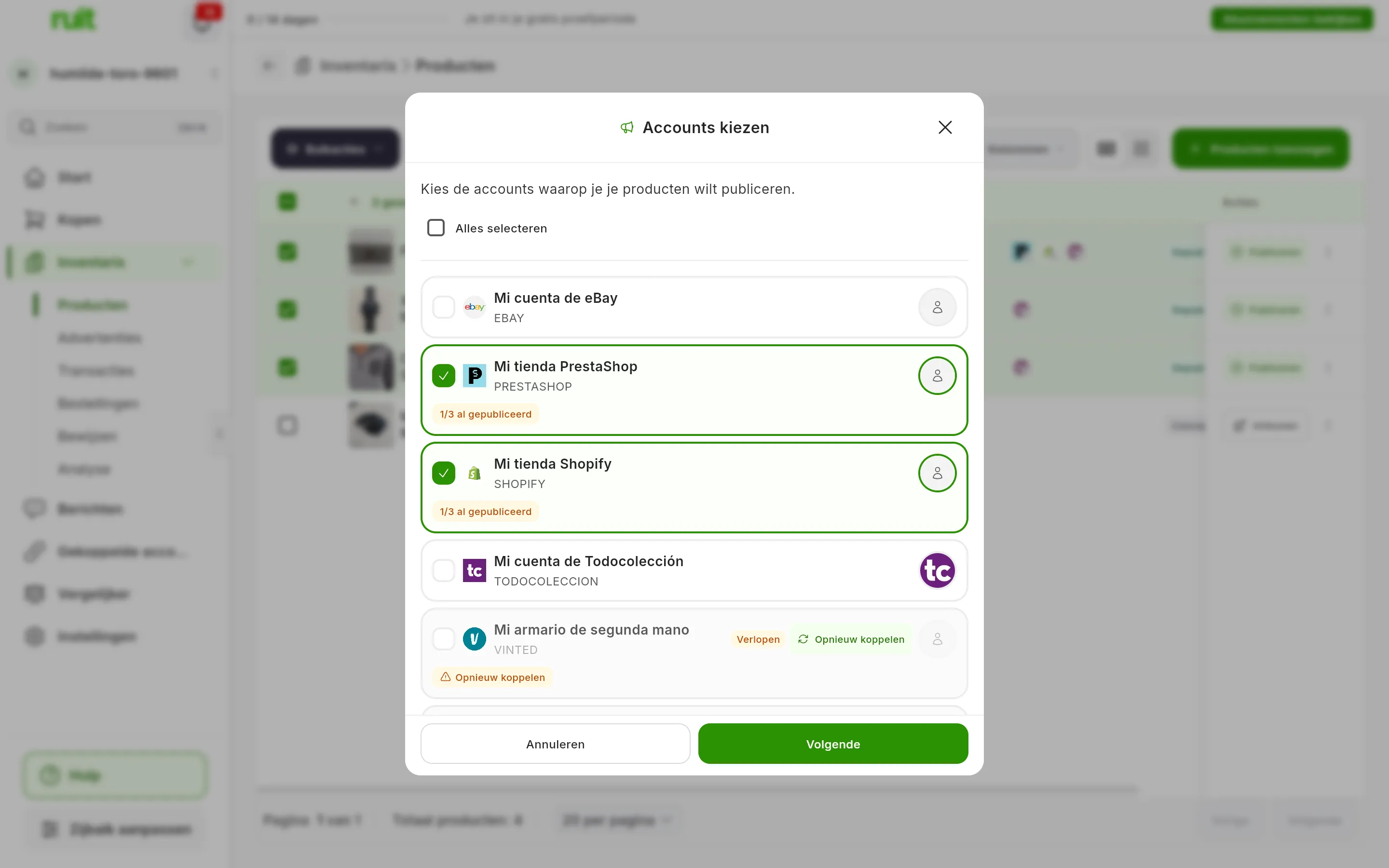 De stap Accounts kiezen boven de vervaagde tabel: Mi tienda PrestaShop en Mi tienda Shopify aangevinkt, elk met het label 1/3 al gepubliceerd; Mi cuenta de eBay en Mi cuenta de Todocolección niet aangevinkt, en Mi armario de segunda mano verlopen, met Opnieuw koppelen; onderaan Annuleren en Volgende