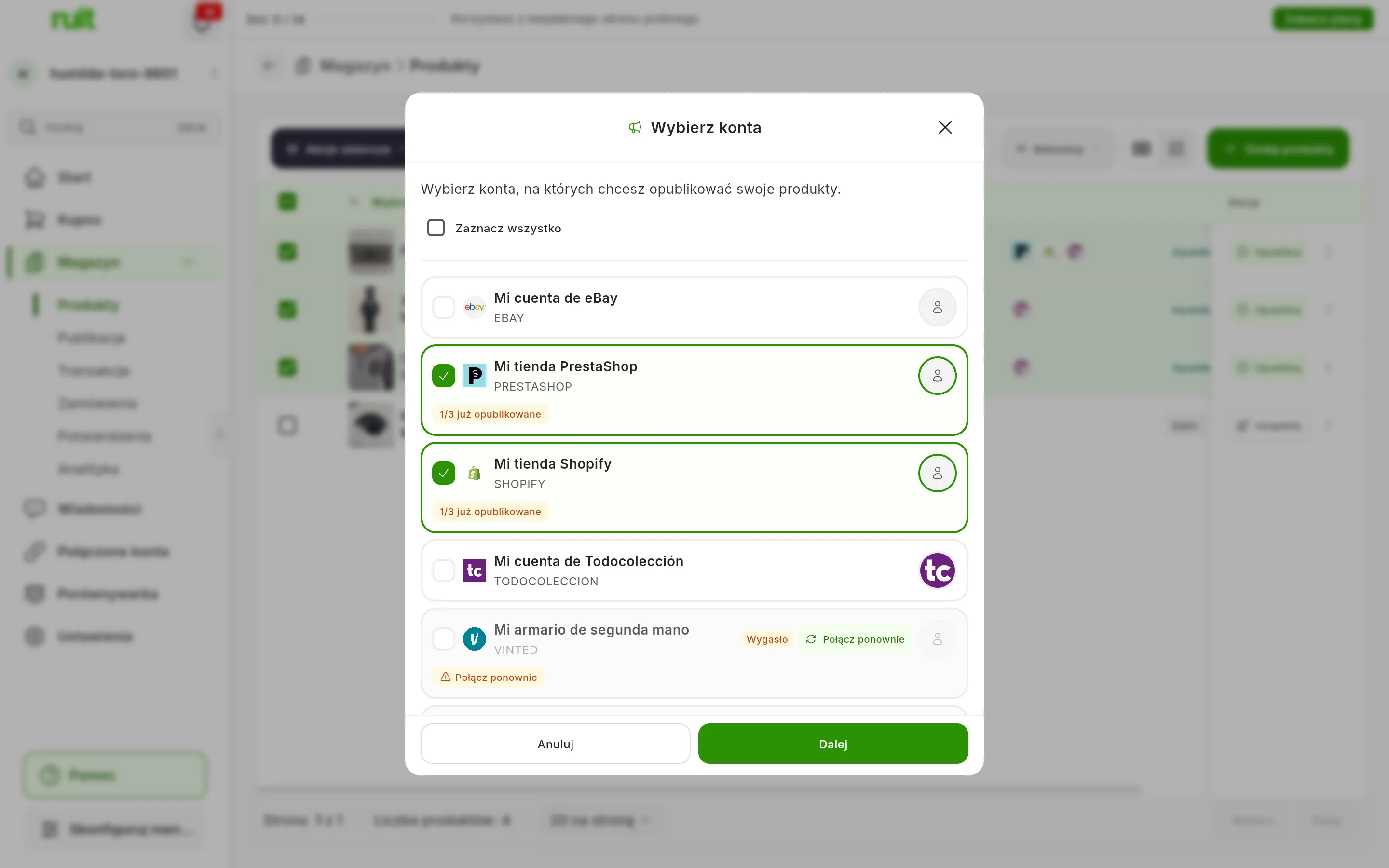 Krok Wybierz konta nad rozmytą tabelą: zaznaczone Mi tienda PrestaShop i Mi tienda Shopify, każde z plakietką 1/3 już opublikowane; niezaznaczone Mi cuenta de eBay i Mi cuenta de Todocolección oraz wygasłe Mi armario de segunda mano z przyciskiem Połącz ponownie; na dole Anuluj i Dalej