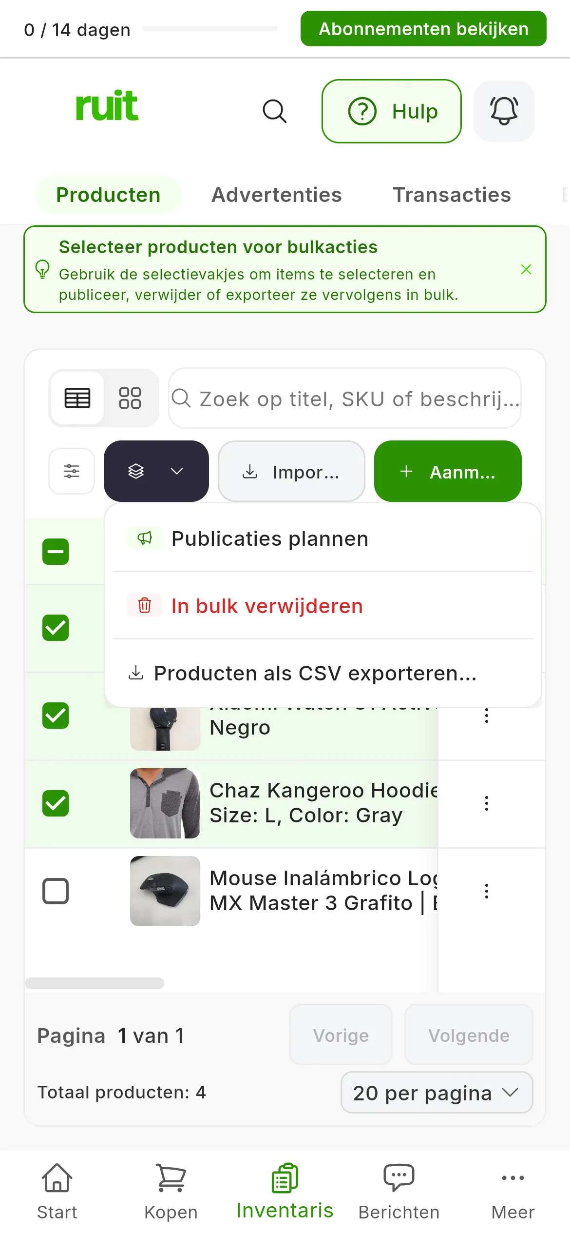 De tabel Producten met drie aangevinkte producten en het menu Bulkacties open: Publicaties plannen, In bulk verwijderen en Producten als CSV exporteren…