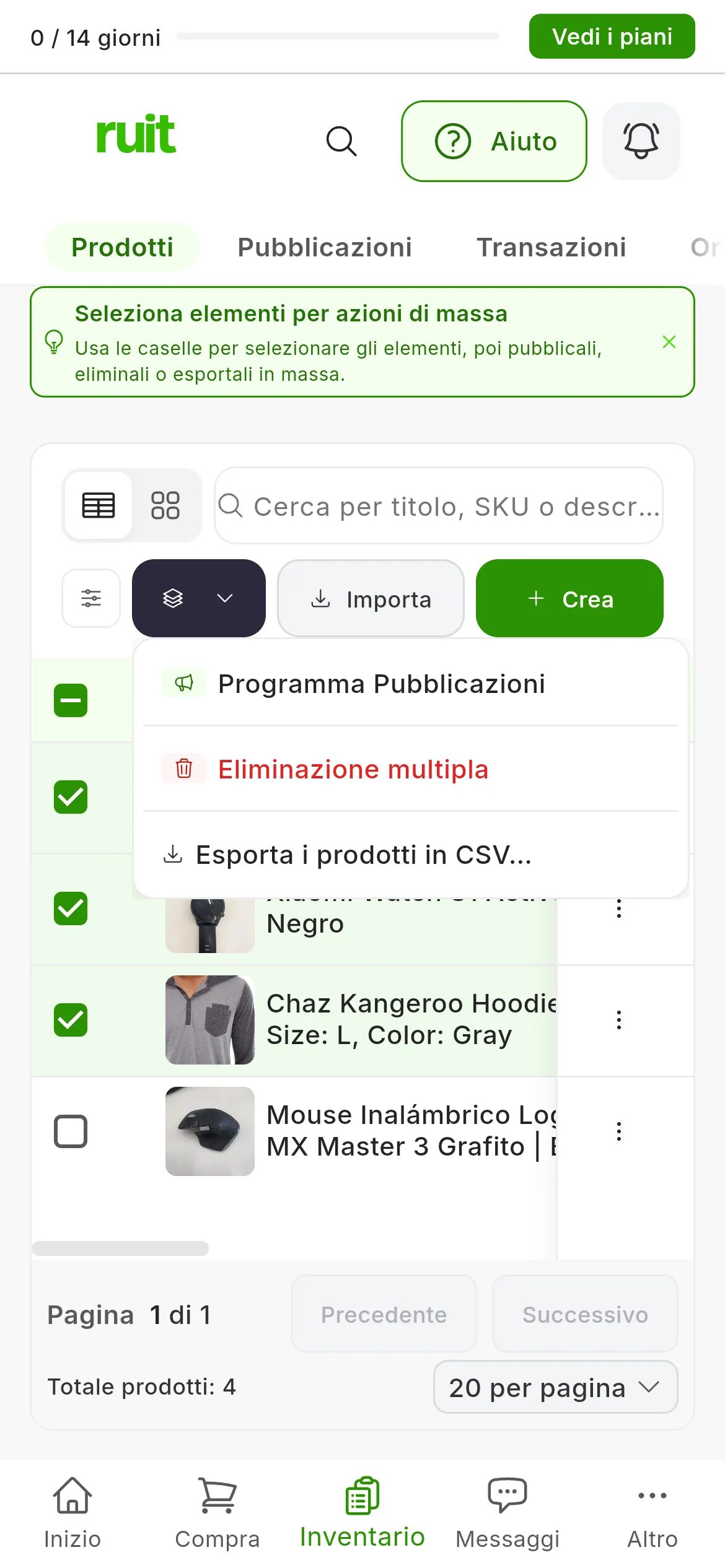 La tabella dei Prodotti con tre prodotti selezionati e il menu Azioni in blocco aperto: Programma Pubblicazioni, Eliminazione multipla ed Esporta i prodotti in CSV