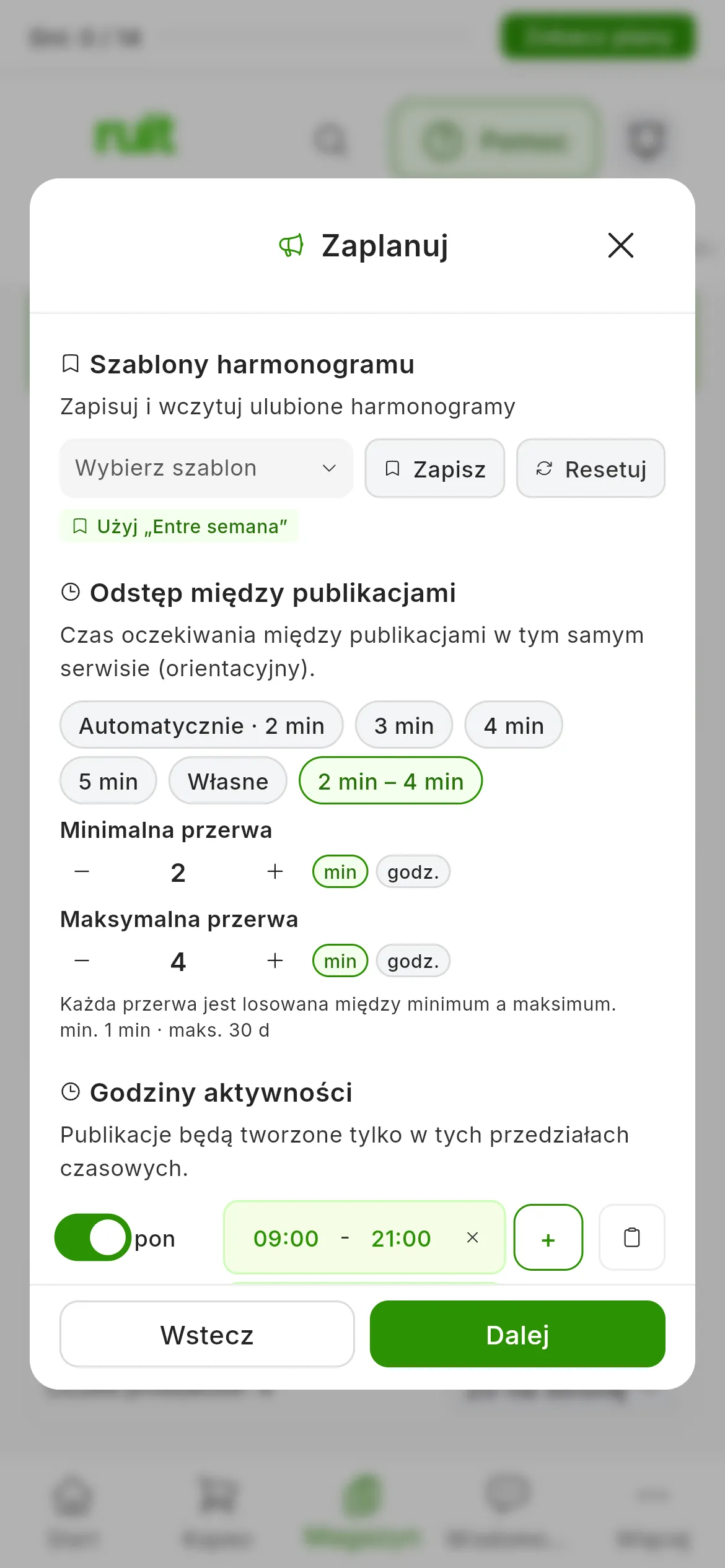 Krok Zaplanuj z wybraną opcją Losowo, która teraz pokazuje przedział od 2 do 4 minut: Minimalna przerwa 2 min i Maksymalna przerwa 4 min, każda z przyciskami odejmowania i dodawania, wiersz Każda przerwa jest losowana między minimum a maksimum oraz limity min. 1 min · maks. 30 d