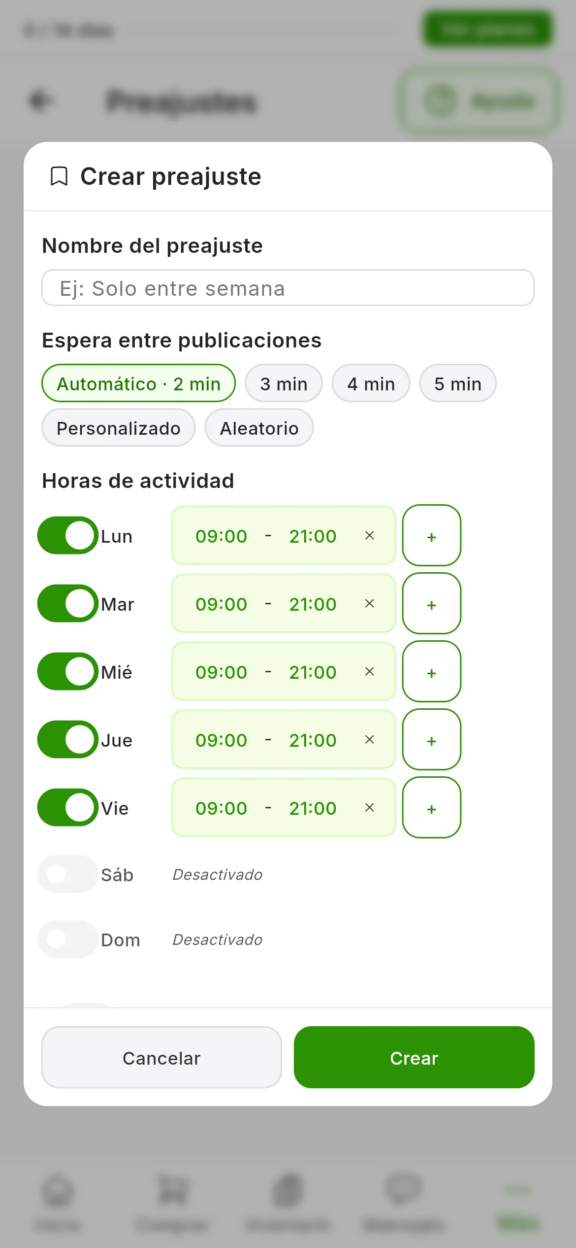 La ventana Crear preajuste: Nombre del preajuste vacío, Espera entre publicaciones en Automático · 2 min, Horas de actividad de Lun a Vie de 09:00 a 21:00 con Sáb y Dom en Desactivado, el interruptor Establecer como predeterminado y los botones Cancelar y Crear