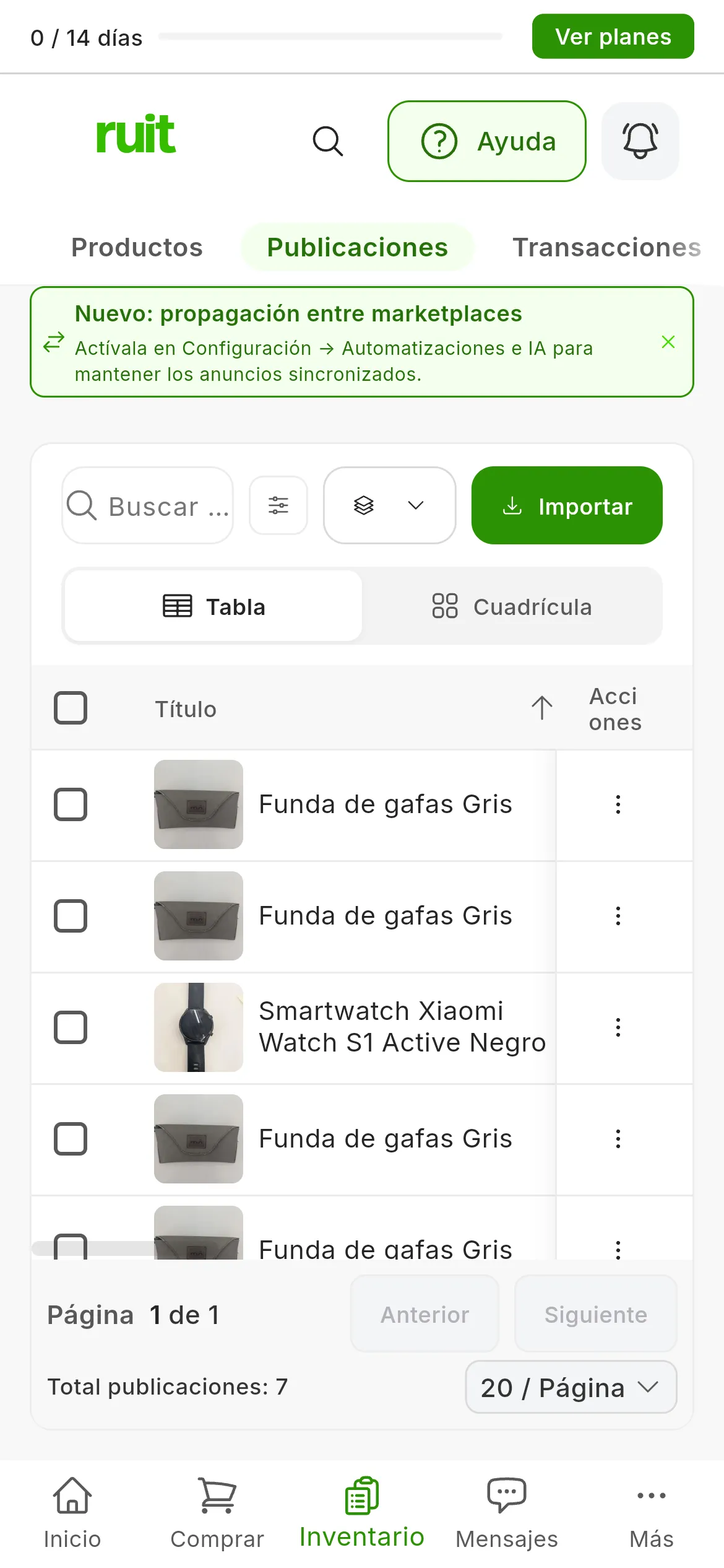 La tabla de Inventario → Publicaciones: arriba los dos anuncios recién publicados, en Mi tienda Shopify y Mi tienda PrestaShop, y debajo los que ya había; cada fila empieza por la foto y el título del anuncio
