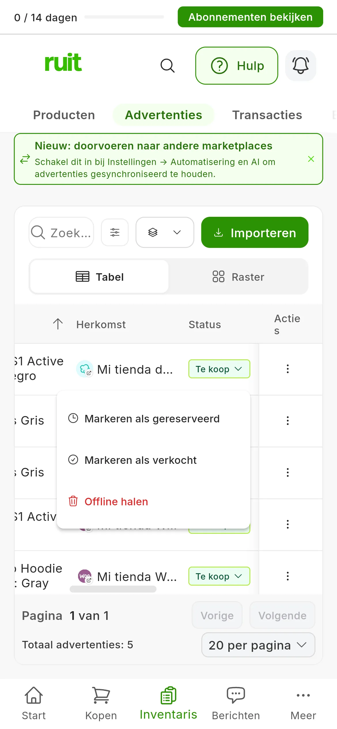 De tabel Advertenties met het keuzemenu Status open bij een advertentie die Te koop staat: Markeren als verkocht en, als laatste, Offline halen in het rood