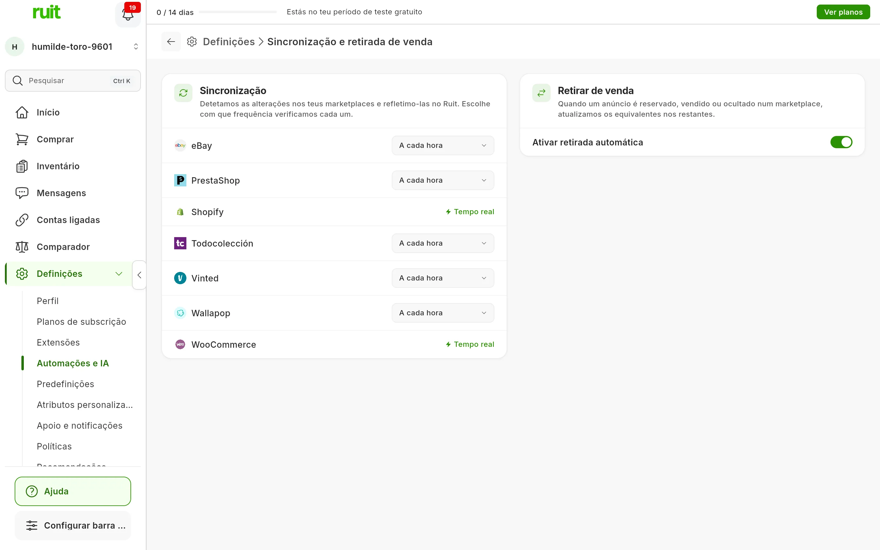 Definições → Sincronização e retirada de venda: o cartão Sincronização com a frequência de cada marketplace, A cada hora ou Tempo real, e o cartão Retirar de venda com Ativar retirada automática ligado