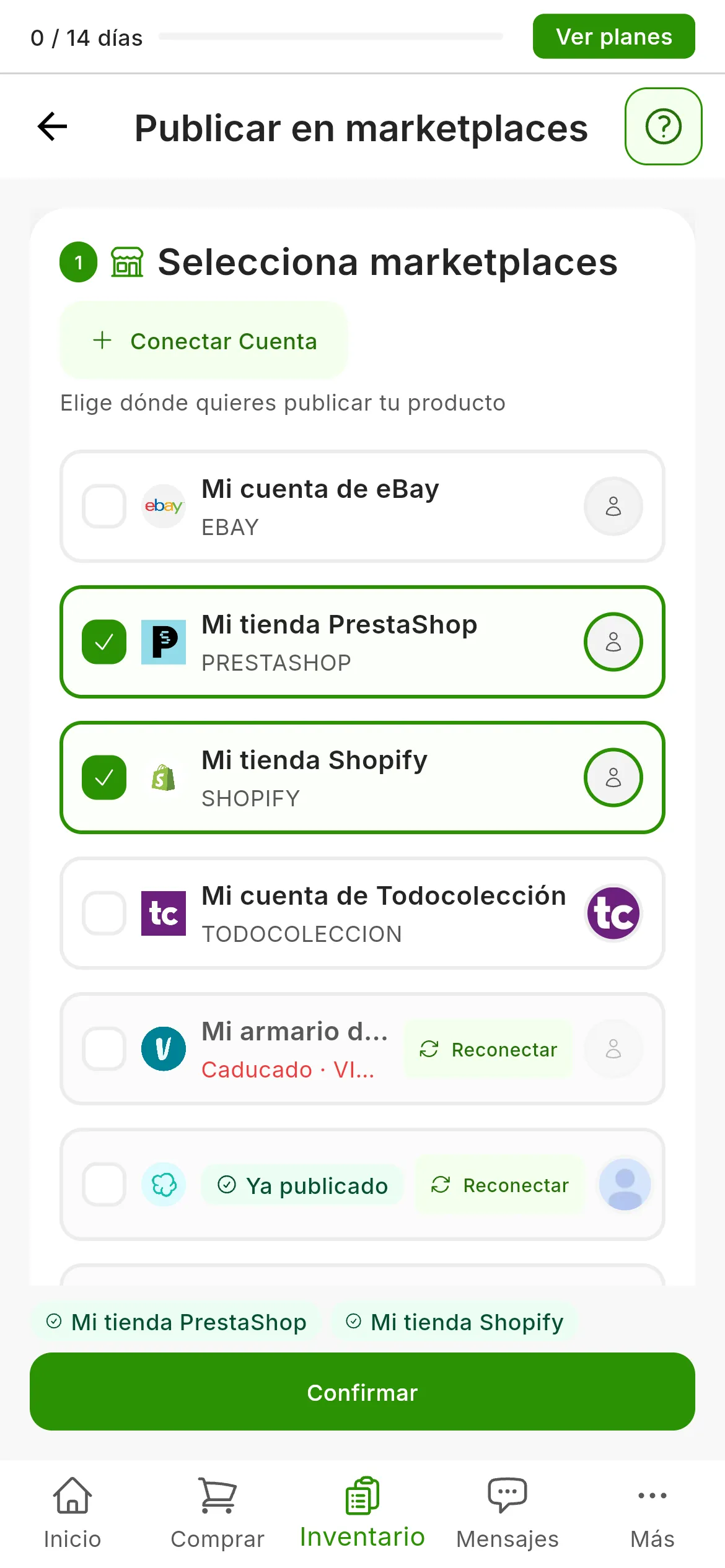 La pantalla Publicar en marketplaces: en el paso 1, Selecciona marketplaces, Mi tienda PrestaShop y Mi tienda Shopify marcadas, las cuentas caducadas con Reconectar y Mi tienda WooCommerce con la insignia Ya publicado