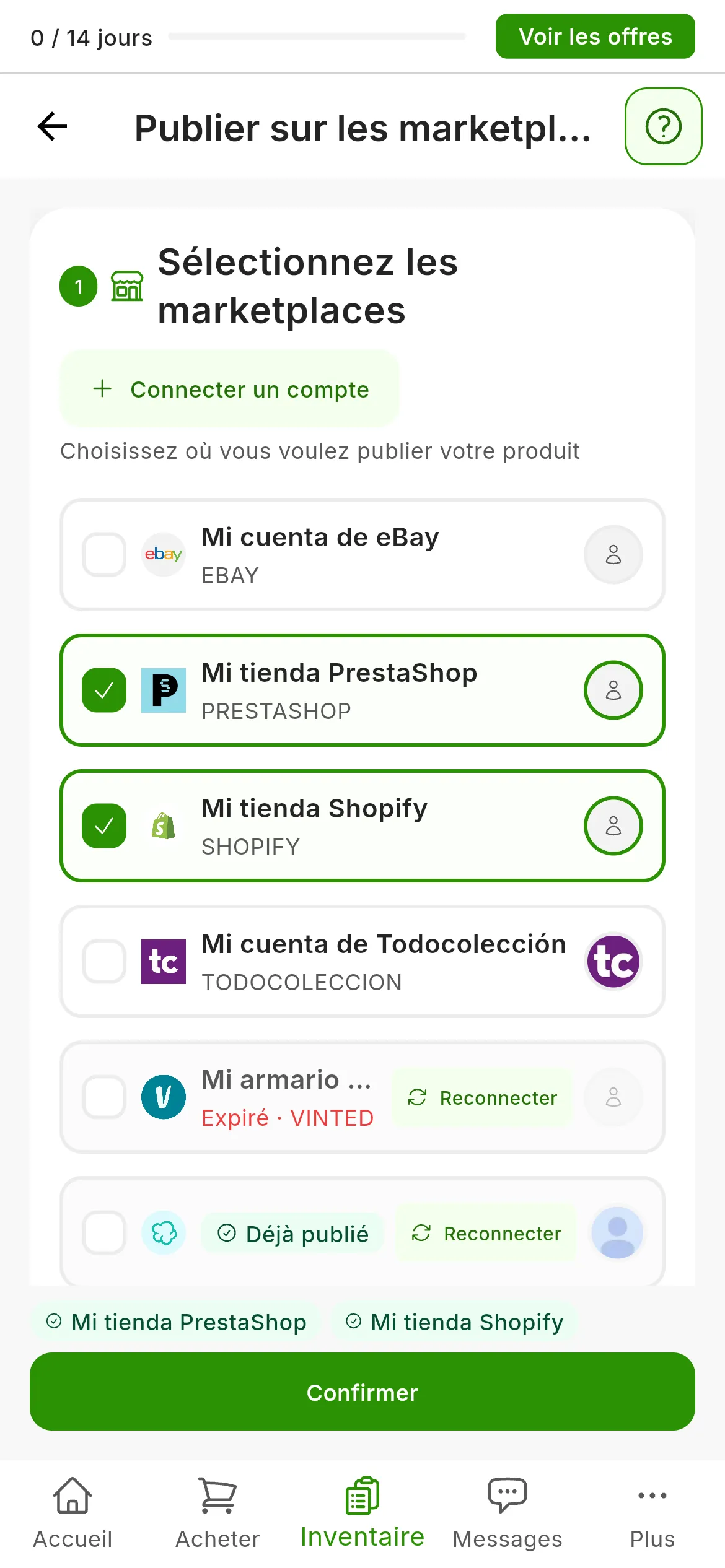 L'écran Publier sur les marketplaces : à l'étape 1, Sélectionnez les marketplaces, les comptes Mi tienda PrestaShop et Mi tienda Shopify sélectionnés, les comptes expirés avec Reconnecter et Mi tienda WooCommerce avec le badge Déjà publié
