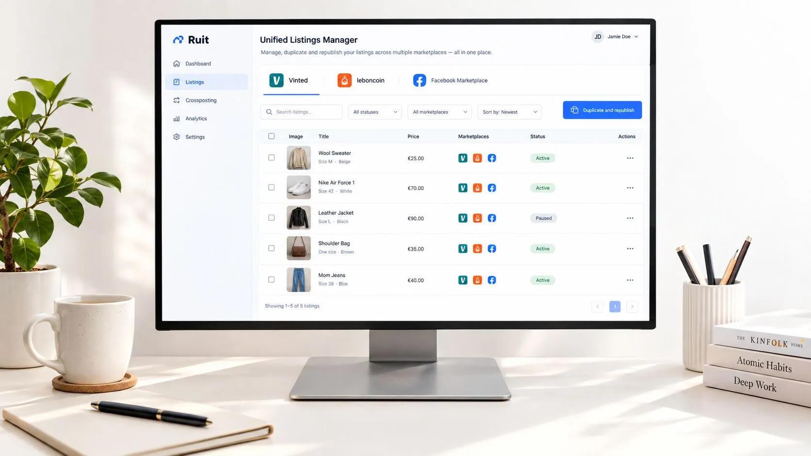 Un tableau de bord qui liste des annonces publiées sur Vinted, Leboncoin et Facebook Marketplace, sur un écran d'ordinateur.