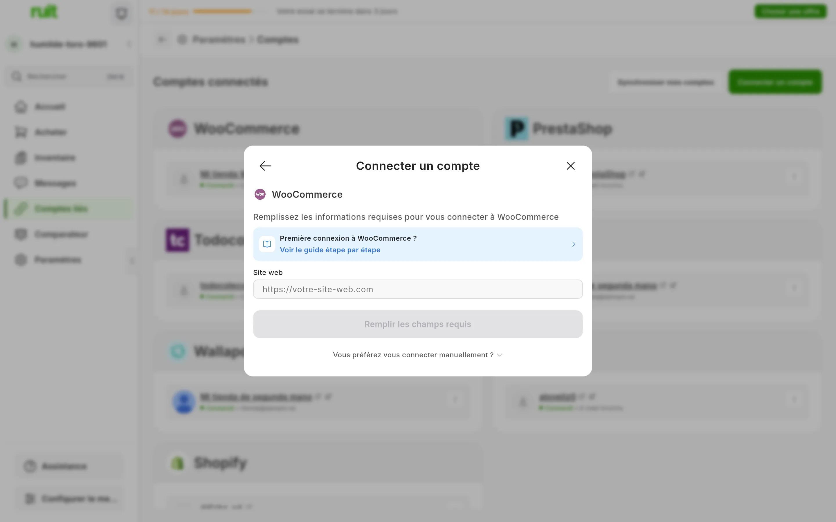 La fenêtre de connexion à WooCommerce dans RUIT : la demande de remplir les informations requises, le lien vers ce guide, le champ Site web, le bouton de connexion et, en dessous, le menu déroulant pour se connecter manuellement