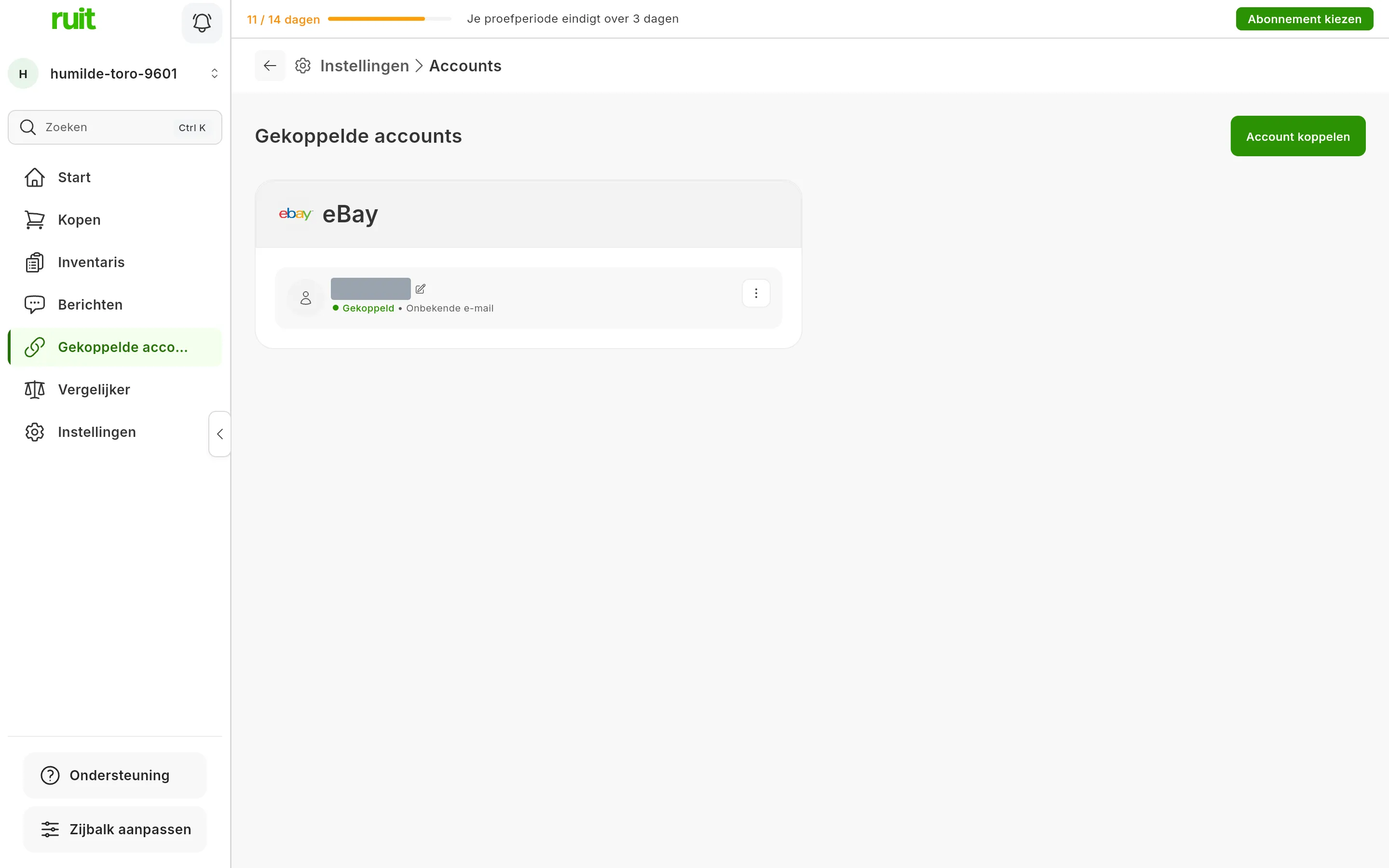 Het scherm Accounts van RUIT met het eBay-account gekoppeld: de kaart van eBay met de gebruikersnaam en de status gekoppeld, en rechtsboven de knop om een account te koppelen