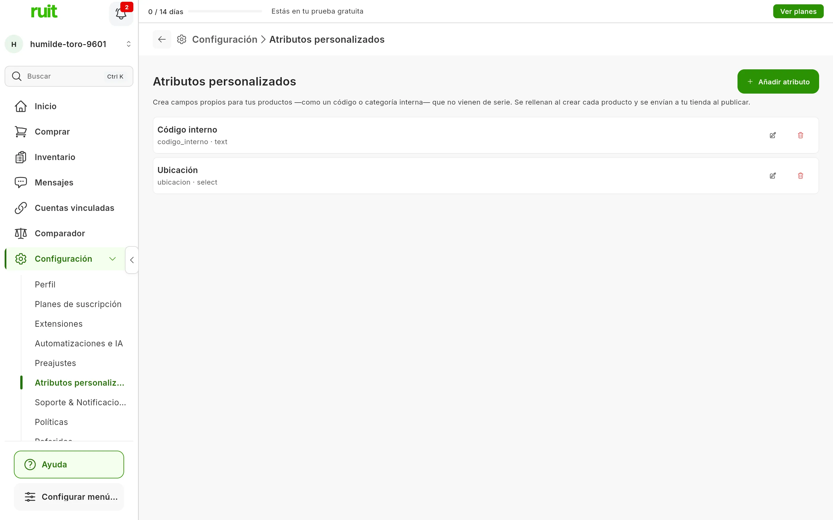 La pantalla Configuración, Atributos personalizados, con el texto que explica para qué sirven, el botón Añadir atributo y la lista de atributos creados