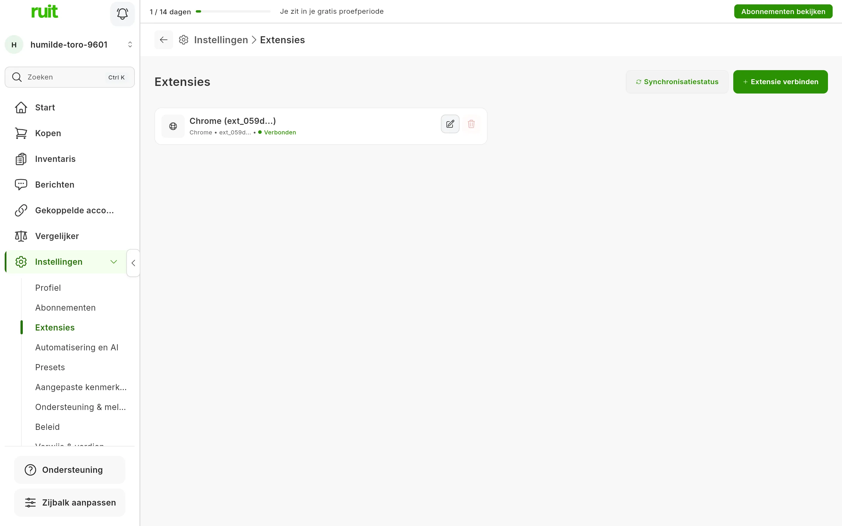 Het scherm Instellingen, Extensies na het installeren: de kaart van de Chrome-extensie met de groene stip van Verbonden, en rechtsboven de knoppen voor de synchronisatiestatus en het verbinden van een extensie.