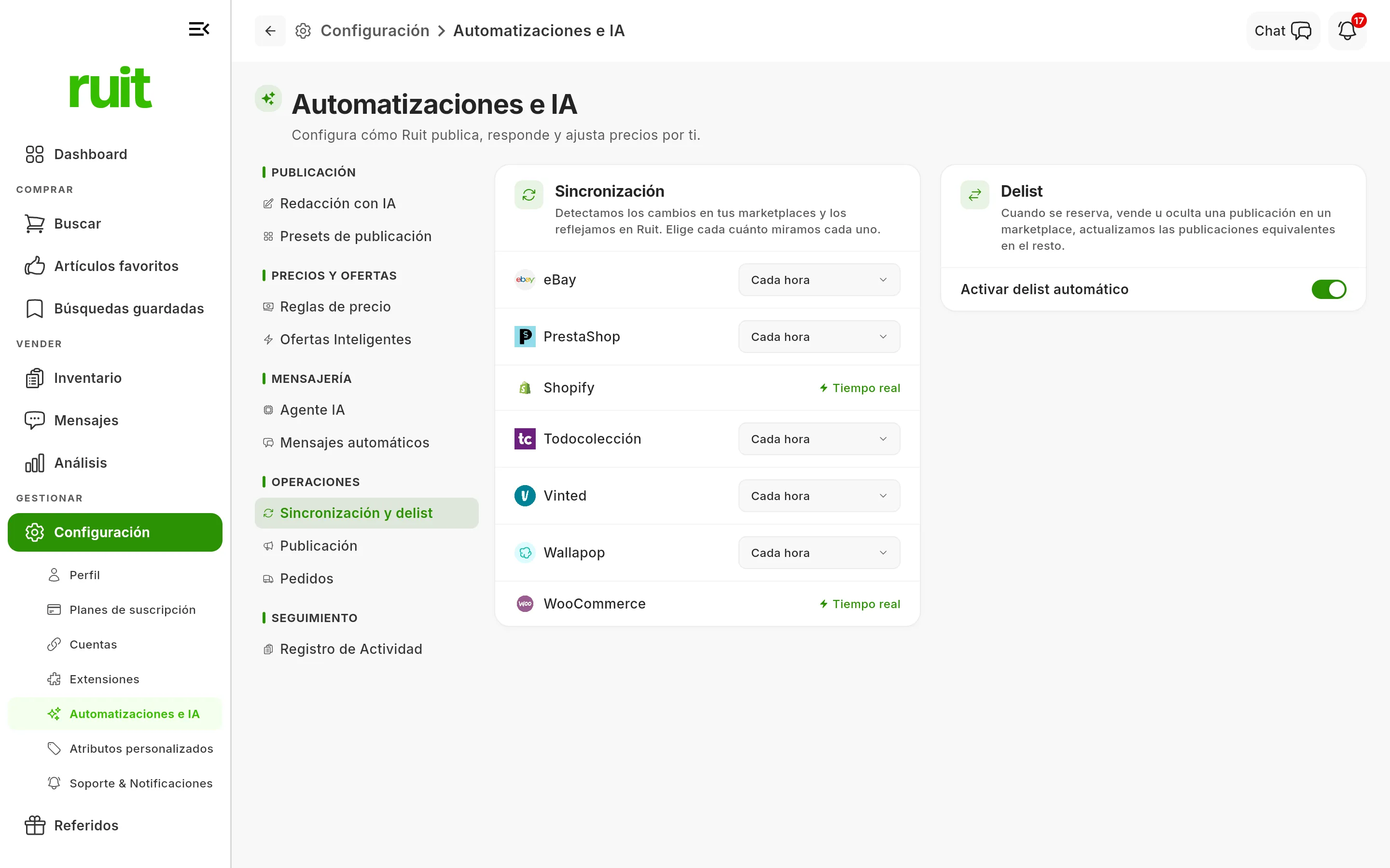 Pantalla de automatizaciones e IA de RUIT con la opción de sincronización y delist elegida en el menú de la izquierda: a la izquierda una tarjeta de sincronización con una fila por marketplace y su frecuencia, y a la derecha una tarjeta de delist con un solo interruptor de activar delist automático.